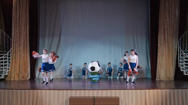 Пирожок 202 Росток надежды Танец Футбол смотреть онлайн