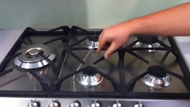 Smeg 70CM Gas Cooktop CIR575X смотреть онлайн