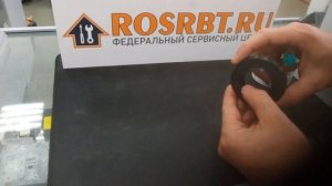 Нанесение смазки на сальник при  замене подшипников в стиральной машине.