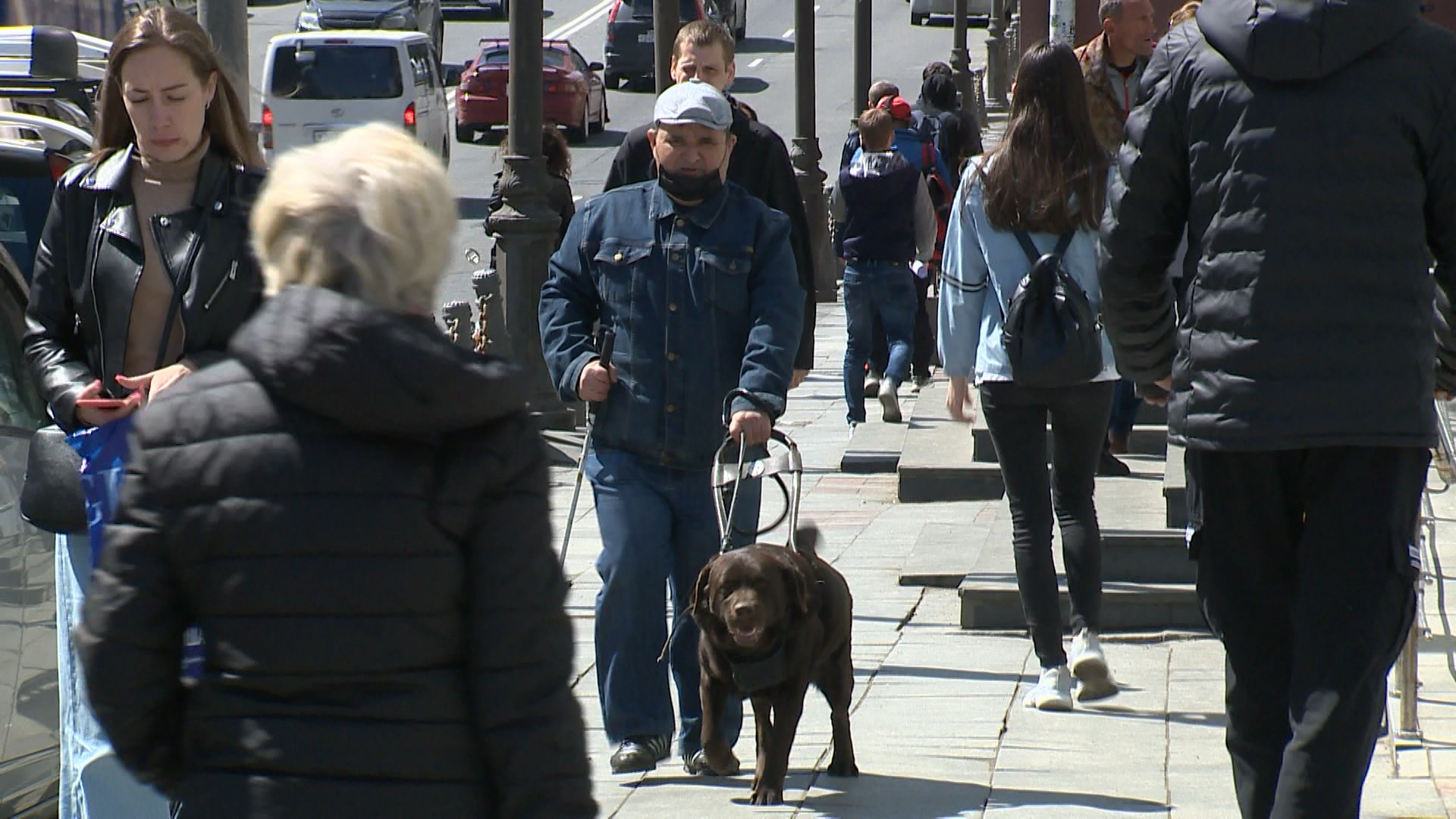 «Страшно, когда не видишь»: чем Владивосток опасен для слепых #простотак