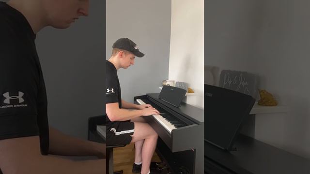 Ludovico Einaudi - I Giorni - Yamaha Arius YDP-144 смотреть онлайн