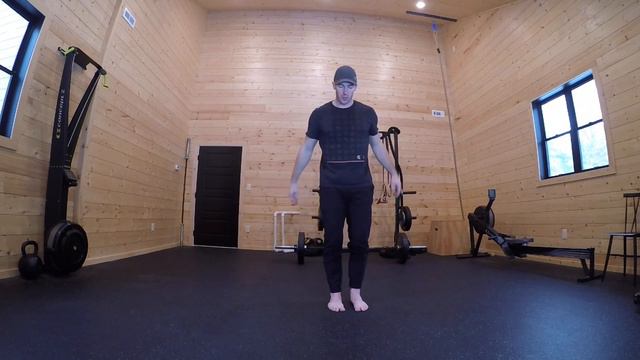 The Difference Between a Cossack Squat and Lateral Lunge смотреть онлайн