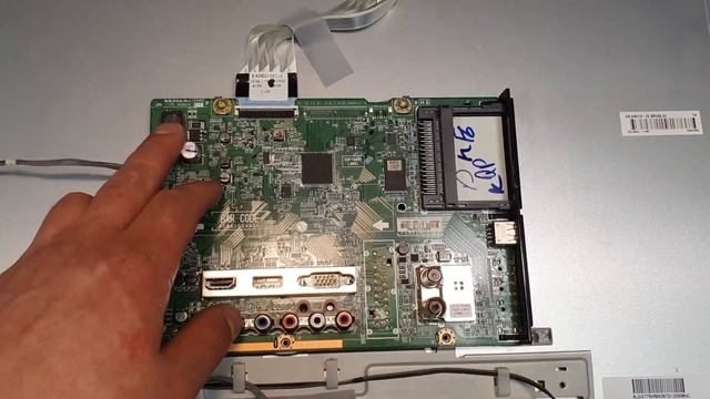 Коропулька #4. Замена подсветки в телевизоре LG 24LH451U смотреть онлайн