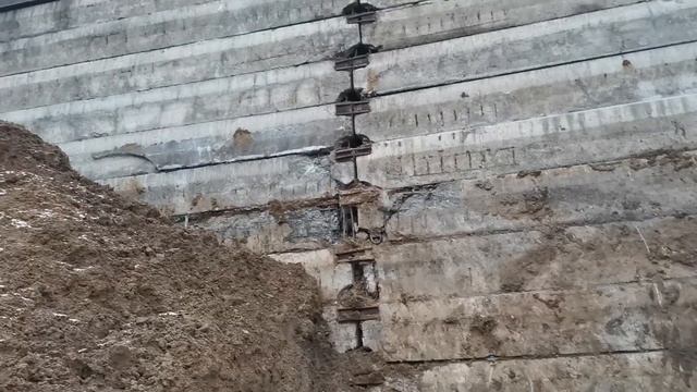 Застройщики на оползневых склонах видим как работает подпорная стена из ребристых плит смотреть онлайн