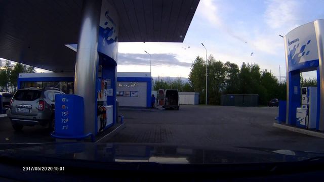 Девушка слегка помяла свою машину смотреть онлайн