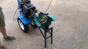 Видео работы измельчителя насадки  SHM-250 на мотоблок Нева