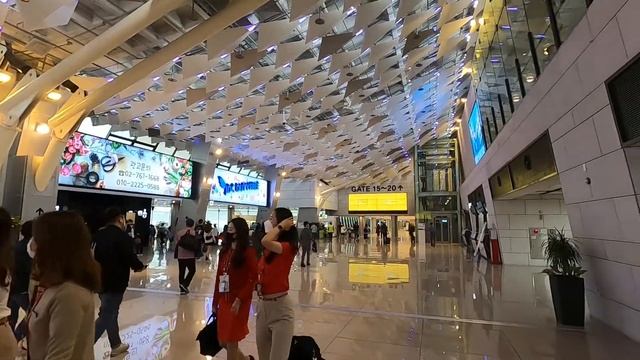 To The Gimpo International Airport and Boarding an Airplane смотреть онлайн