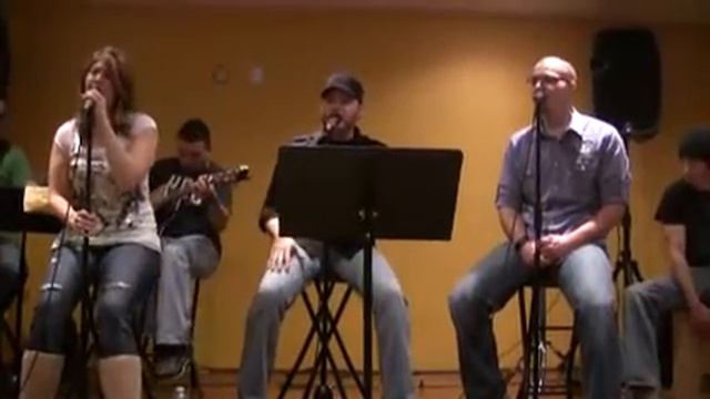 13 Pints @ Faith Temple concert singing 'Amazing Grace' remix смотреть онлайн