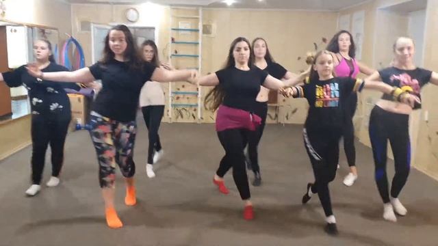 Школа восточных танцев АМБЕРЛИ, тренер Александра Ковалева смотреть онлайн