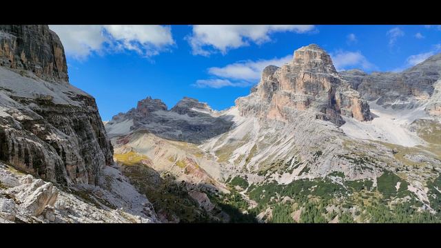 ALTAVIA DOLOMITI 1 - 5° TAPPA - RIFUGIO LAGAZUOI - RIFUGIO NUVOLAU CON GIRO DELLE TOFANE смотреть онлайн