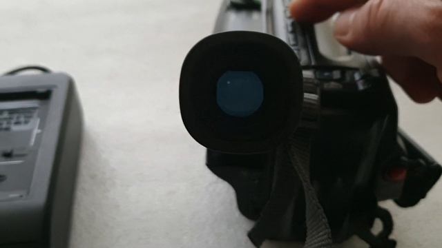 Sony Handycam CCD-TR420 E смотреть онлайн