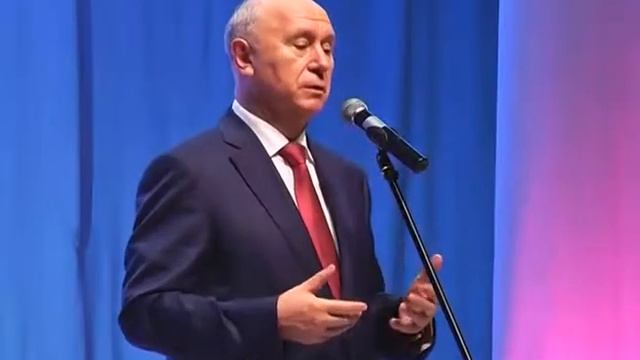 Губернатор: зарплата медиков должна в два раза превышать среднюю по региону смотреть онлайн