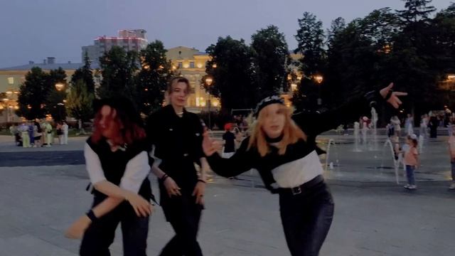 [KPOP IN PUBLIC] [ONE TAKE] STRAY KIDS '소리꾼' THUNDEROUS cover by KILLERSTUDIO смотреть онлайн