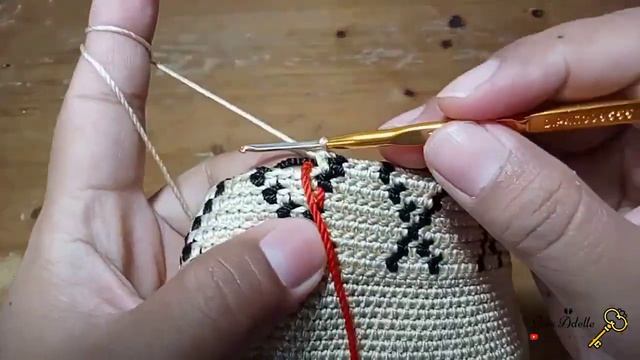 How To Make a Diamond Tapestry Crochet Bag|Crochet Bag Tutorial смотреть онлайн