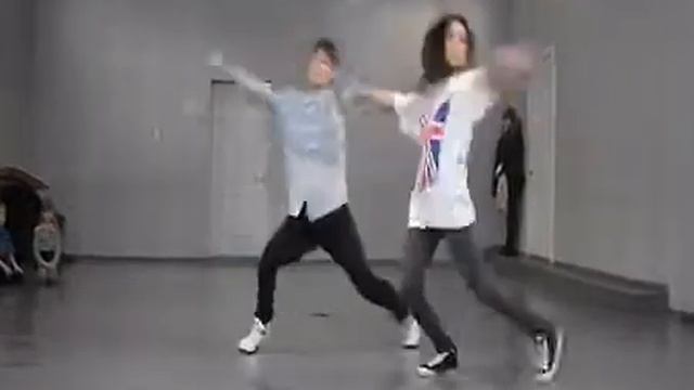 Офигенный танец. Смотреть ВСЕМ. смотреть онлайн