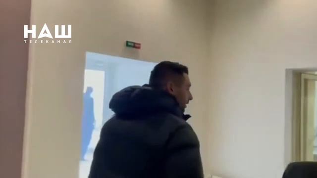 Ермак сделал крайним Арахамию. Разумкова уже не снимают.. смотреть онлайн