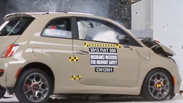 2012 Fiat 500 Driver-side IIHS Small Overlap Crash Test
