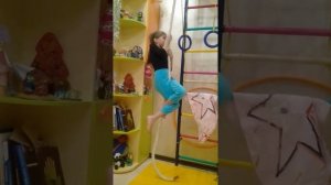 Лазать  по канату