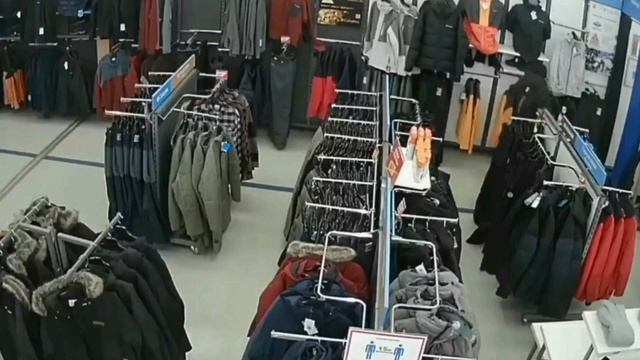 Кража в спортивном магазине смотреть онлайн