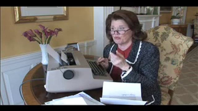 A Special Message from The Lady With All the Answers смотреть онлайн