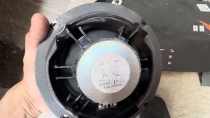 Замена штатной акустики в задних дверях Volkswagen Jetta 6 на динамики  DL audio Raven 165