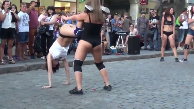 В Одессе прошел не привычный танец для людей !! смотреть онлайн