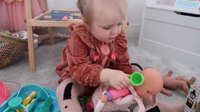 35 AT HOME ACTIVITIES & GAMES FOR TODDLERS, FREE AND EASY DURING QUARANTINE смотреть онлайн