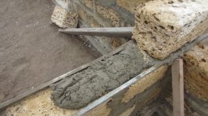 Начало строительства забора из ракушечняка