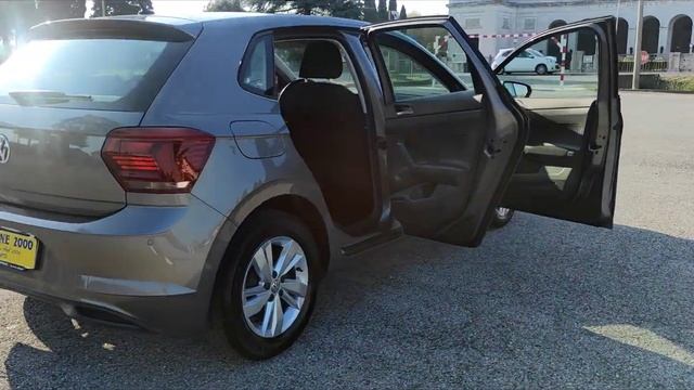VOLKSWAGEN POLO CONFORTLINE NEOPATENTATI смотреть онлайн