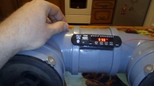 Портативная колонка из канализационных труб