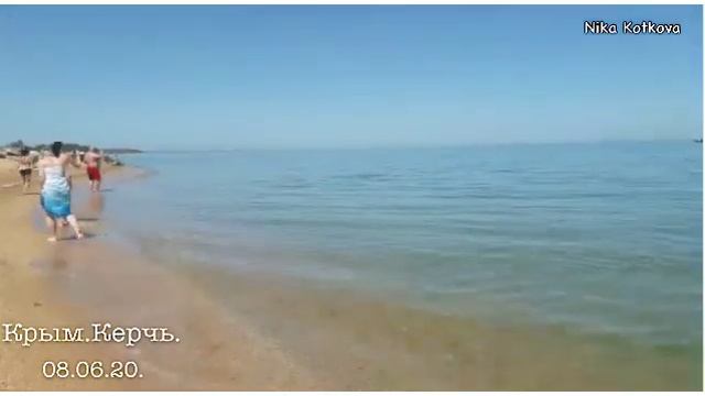 Девушка и дельфин Крым