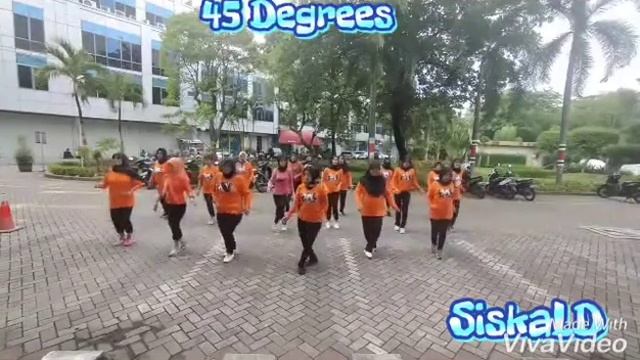 45 Degrees Line Dance Choreo Ria Vios, Demo by SiskaLD ? смотреть онлайн