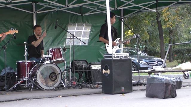 Кавер-группа песен В.Цоя - Восьмиклассница @ ВДНХ 29.08.2015 смотреть онлайн