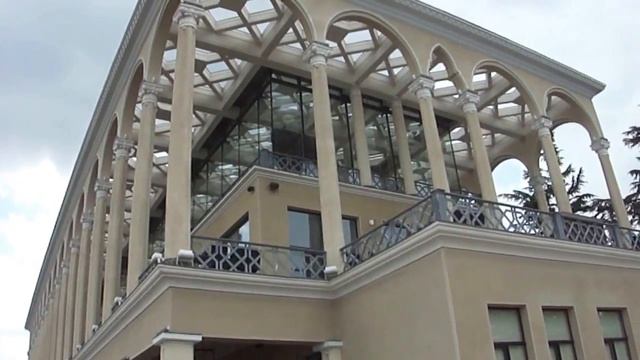 Знаменитый ресторанный комплекс Тбилиси «Фуникулёр» смотреть онлайн
