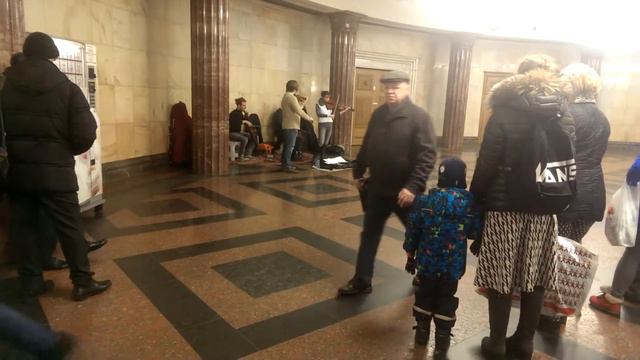 Музыка в Московском метро смотреть онлайн