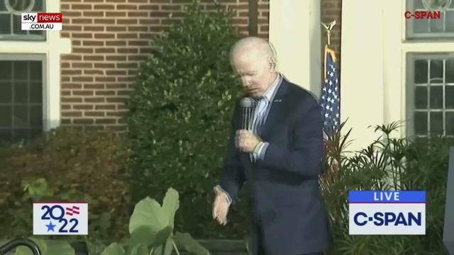 Joe Biden falling over in public: A series смотреть онлайн