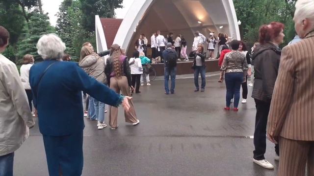 МНЕ ДО ТЕБЯ ПАРА ШАГОВ! ТАНЦЫ ХАРЬКОВ СЧАСТЛИВЫЕ ДНИ смотреть онлайн