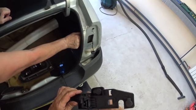 Логан при включении поворотника мигает стоп сигнал часть 2 смотреть онлайн