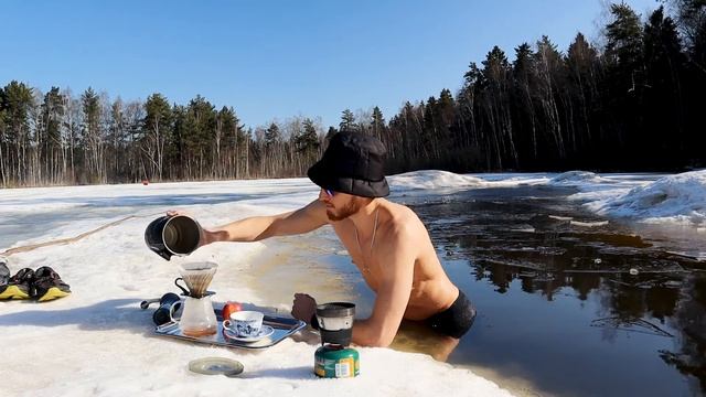 БАРИСТА КОФЕ по-русски V60 пуровер в проруби! БАР ЛЕДЯНОГО ЧЕЛОВЕКА - ВЛОГ моржа смотреть онлайн