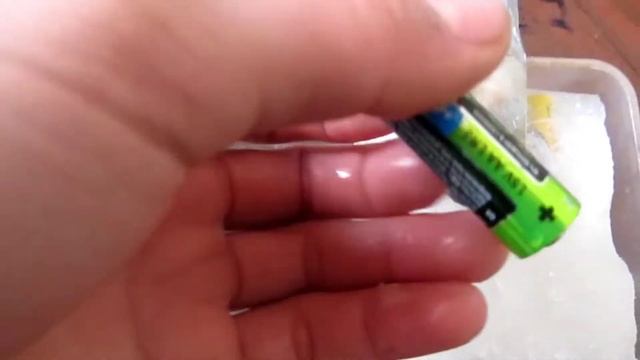 ЧТО БУДЕТ ЕСЛИ ЗАМОРОЗИТЬ БАТАРЕЙКИ В ВОДЕ? БУДУТ ЛИ ОНИ РАБОТАТЬ? смотреть онлайн