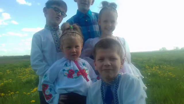 Поздравляют Вову Наташа, Ваня смотреть онлайн