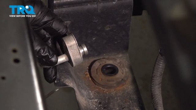 How to Replace AC Condenser and Receiver Drier Assembly 2009-2019 Ford Flex смотреть онлайн