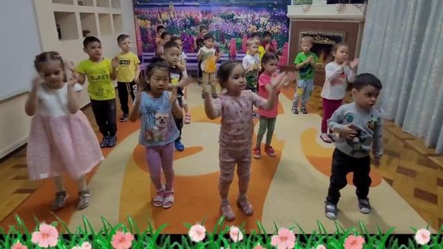 Урок музыки. Танец -игра "Веселый самолет" . Детский сад "Умка" Алматы. смотреть онлайн