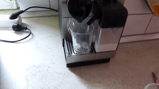 DeLonghi EN 520 Nespresso Lattissima+ Cappuccino prepare - how to смотреть онлайн