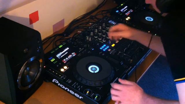 Pioneer CDJ 900 and DJM 900 nexus Drum and Bass Mix #2 смотреть онлайн