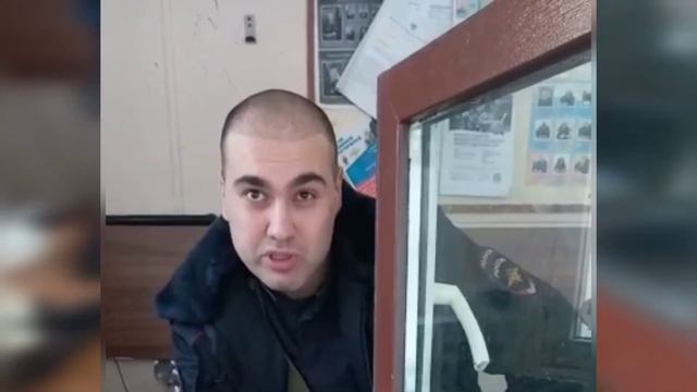 АДВОКАТА НЕ ПУСКАЮТ В ОТДЕЛ ПОЛИЦИИ! смотреть онлайн