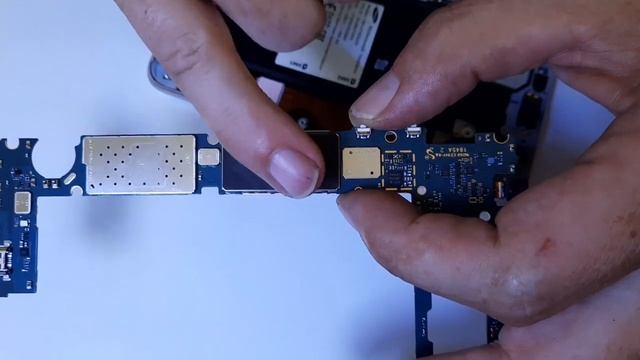 Samsung J7 (2016) j710 Не включается не заряжается. смотреть онлайн