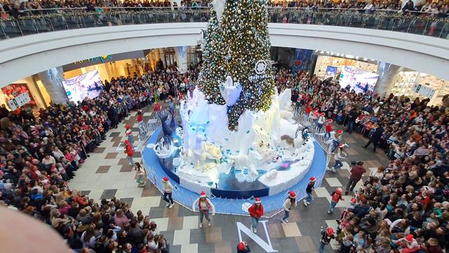 Ревю 2019 - Выступление на новогодней елке у Dana Mall - Скибиди смотреть онлайн