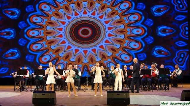 Миндальное пирожное (Ну кто я без крема? Унылый бисквит!)