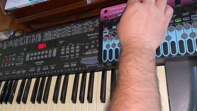 Sonicware Liven Bass & Beats/ Technics Kn701 Smalltown Boy Remix Jam